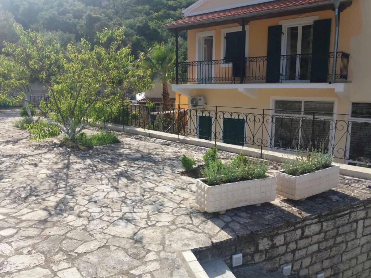 Lithino Apartments - 5Min From The Beach Agios Ioannis Peristerion Exterior foto